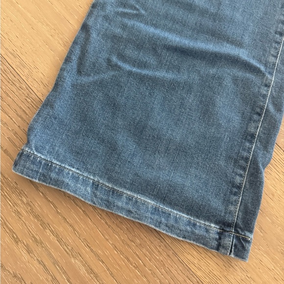 AG Relaxed Blue Jeans- NWT - Picture 2 of 7